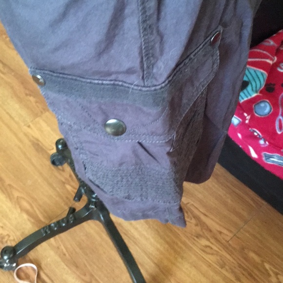 Helix men’s grey cargo shorts with stud embellish - Picture 8 of 14